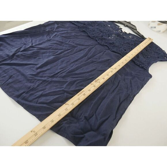 Suzanne Betro Women's Navy Lace Cap-Sleeve Top M - Picture 5 of 7